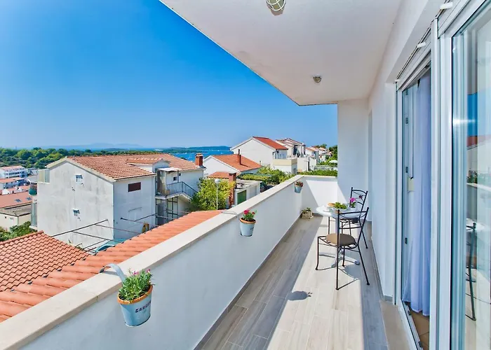 Daire Hvar 8 Min To The *