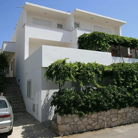 Апартаменти Hvar 8 Min To The