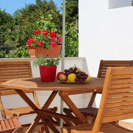 Апартаменти Hvar 8 Min To The *