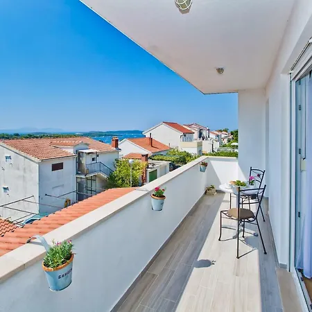 Апартаменти Hvar 8 Min To The *