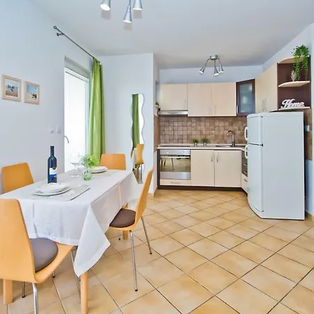 Апартаменти Hvar 8 Min To The