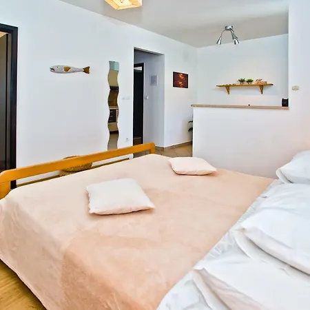 Hvar 8 Min To The Хвар