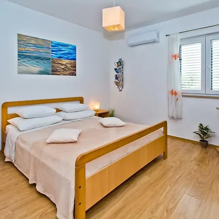 Hvar 8 Min To The * Хвар