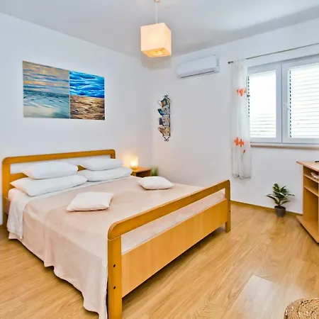 Hvar 8 Min To The Апартаменти Хвар