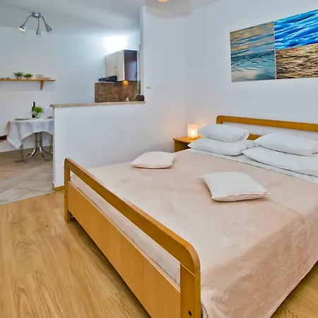 Hvar 8 Min To The Апартаменти Хвар