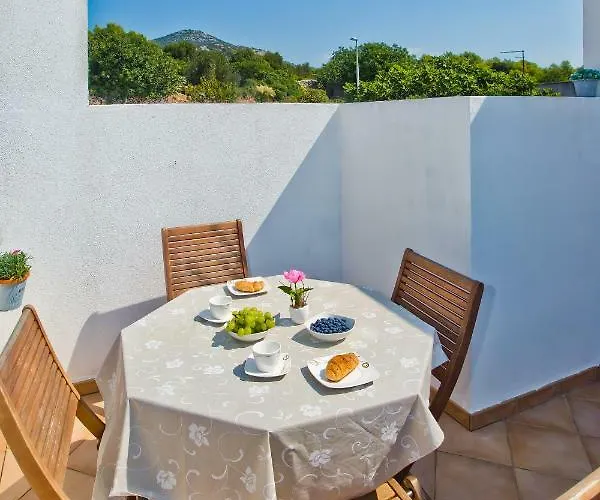 Lejlighed Hvar 8 Min To The *