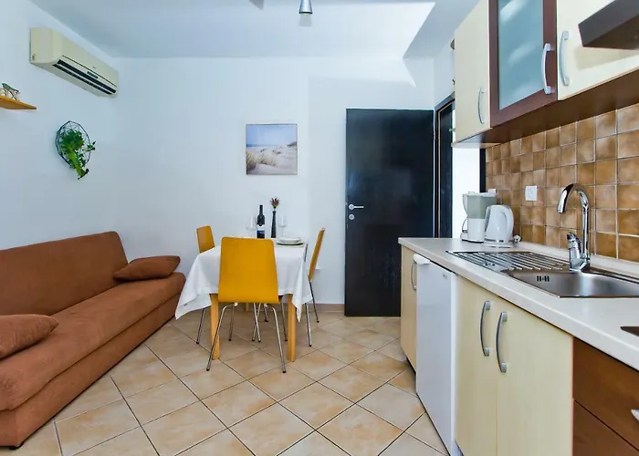 Hvar 8 Min To The Lägenhet