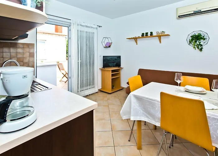 Hvar 8 Min To The Lägenhet