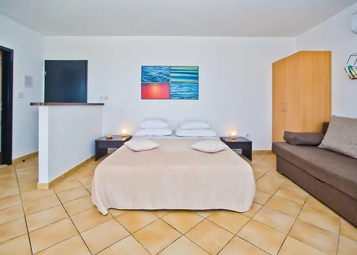 Hvar 8 Min To The شقة هفار