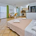 Hvar 8 Min To The Apartment *