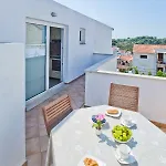 Hvar 8 Min To The Apartment