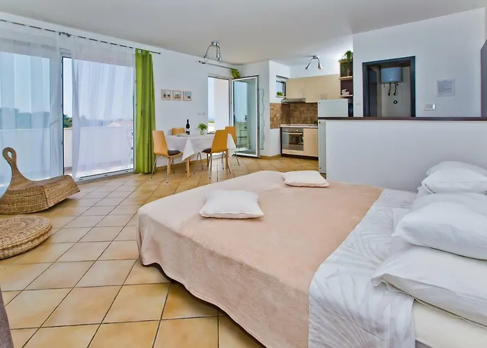 Hvar 8 Min To The Apartment *