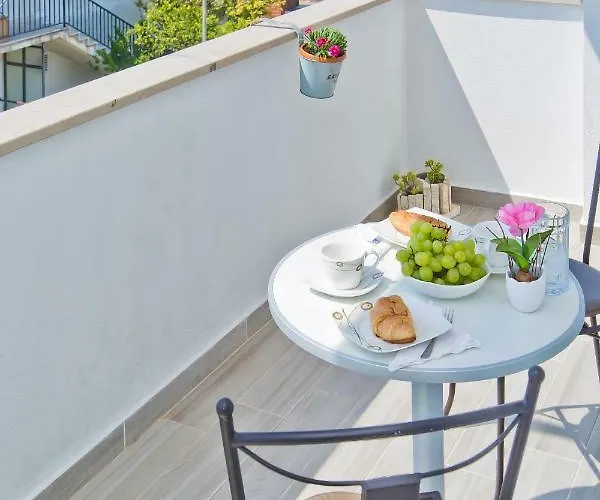 Hvar 8 Min To The Apartment *