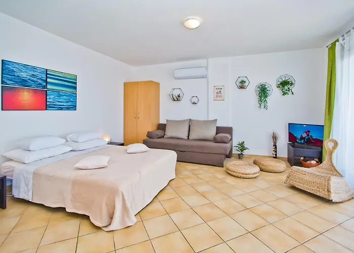 Apartment Hvar 8 Min To The *